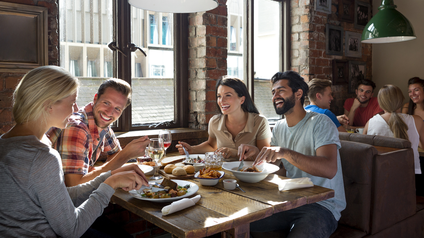 How to eat in a restaurant with a stoma